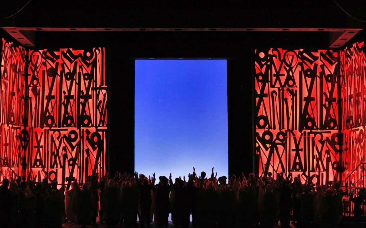 RETNA collaboration with El Mac calligraphic mural